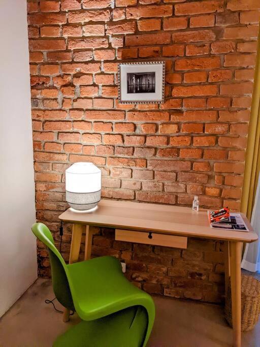 Romantic And Atypical Apartments In Prague'S Montmartre Luaran gambar