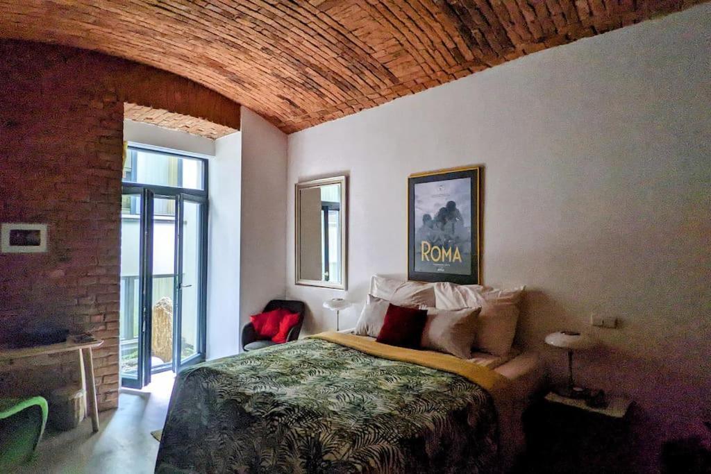 Romantic And Atypical Apartments In Prague'S Montmartre Luaran gambar