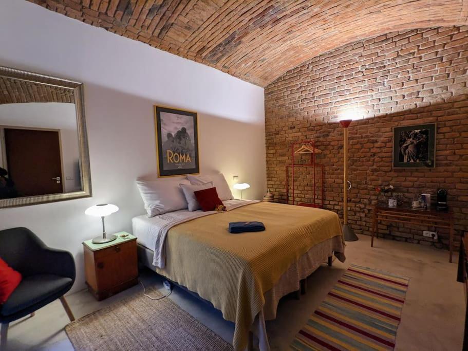 Romantic And Atypical Apartments In Prague'S Montmartre Luaran gambar