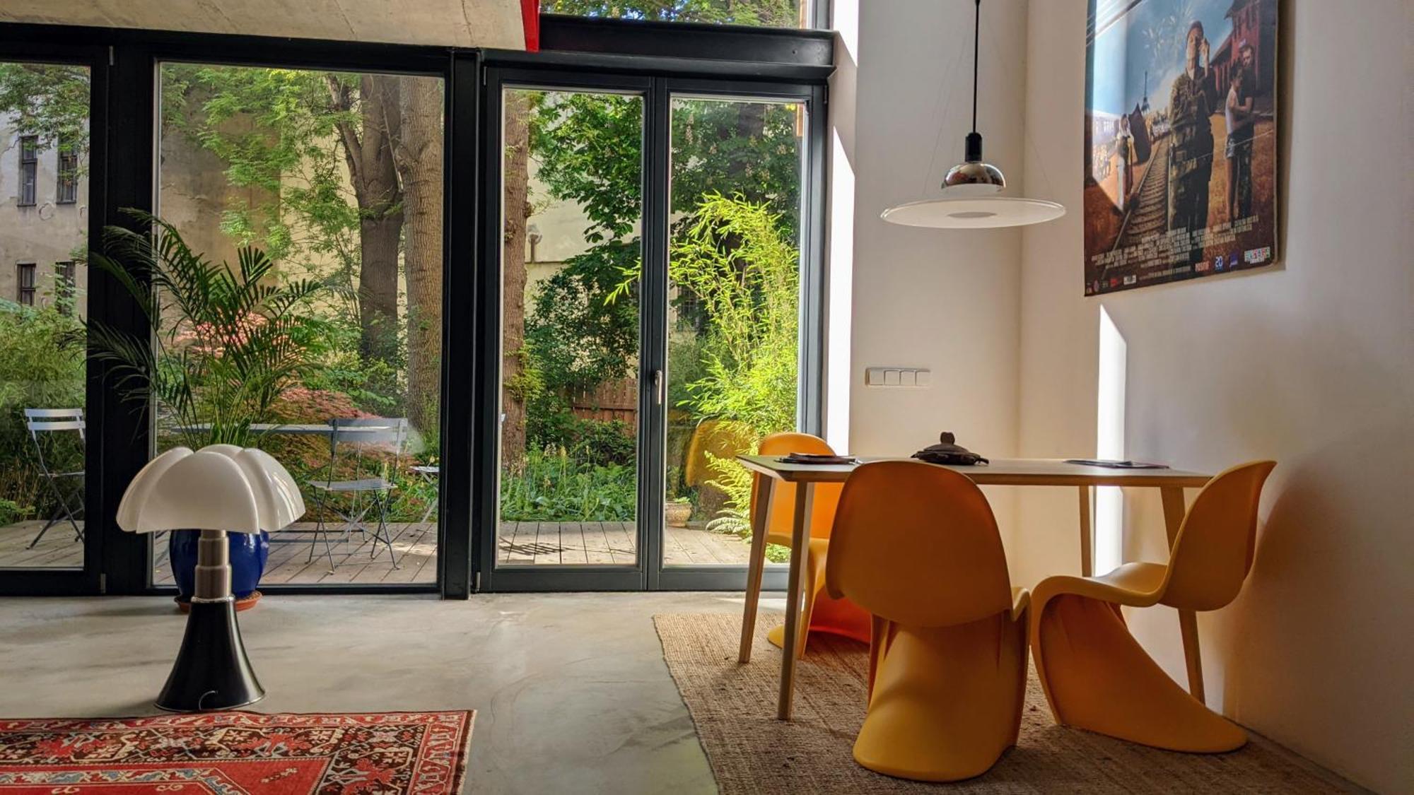Romantic And Atypical Apartments In Prague'S Montmartre Luaran gambar