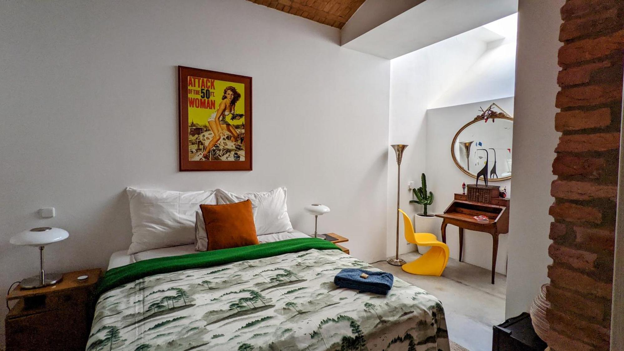 Romantic And Atypical Apartments In Prague'S Montmartre Luaran gambar